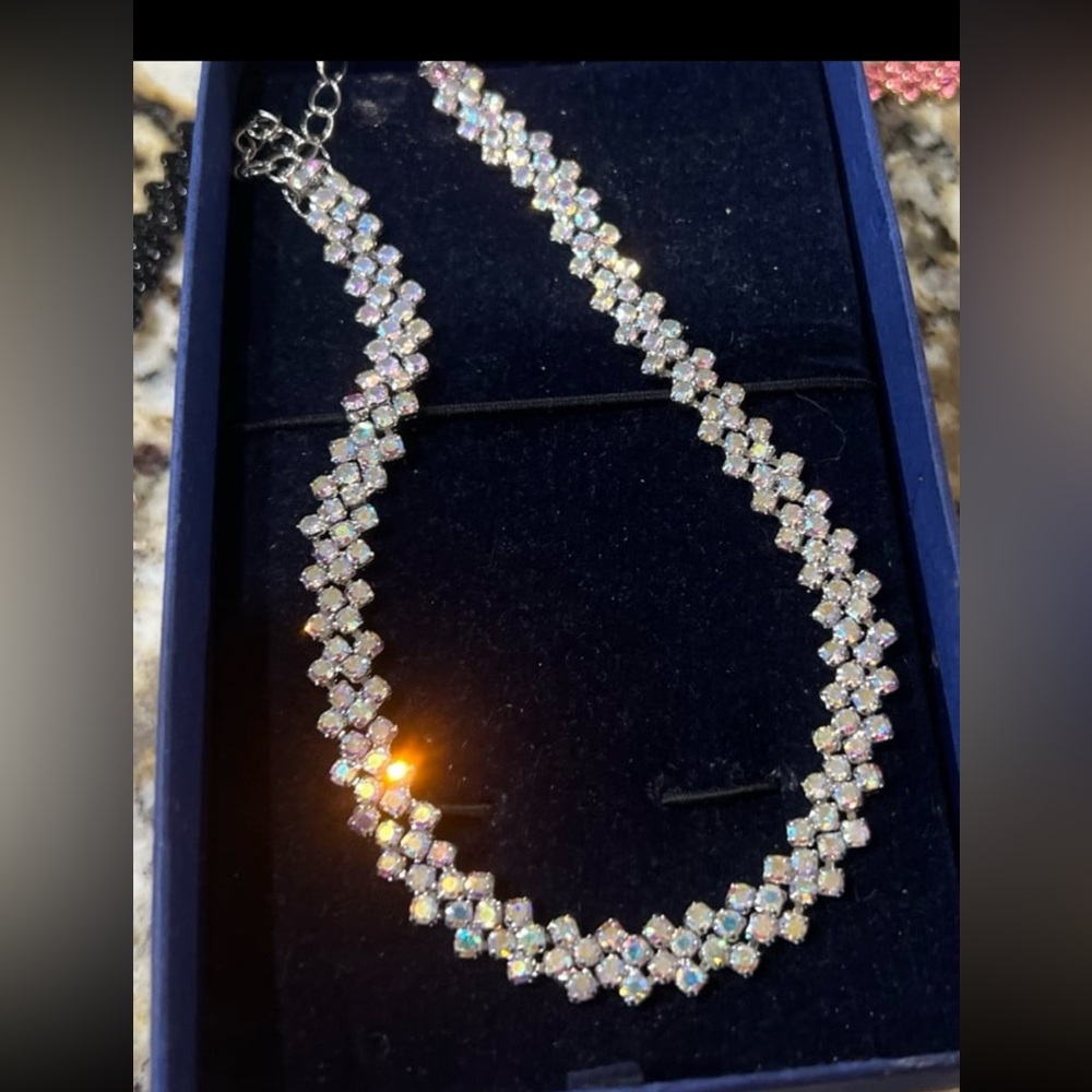 Gorgeous AB crystal choker/short necklace with swarovski elements CABR1 - Picture 5 of 11